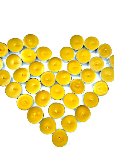 Candele tealight in pura cera d’api alpina:...