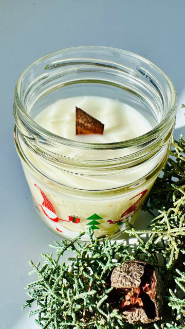 Candele festive per la decorazione di Natale e Capodanno 2