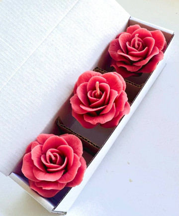 Set di tre candele decorative a forma di fiore... 2