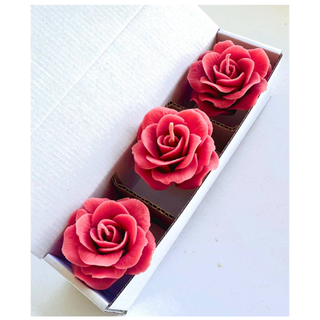 Set aus drei dekorativen Kerzen in Form einer Blume "Marshmallow Rose"