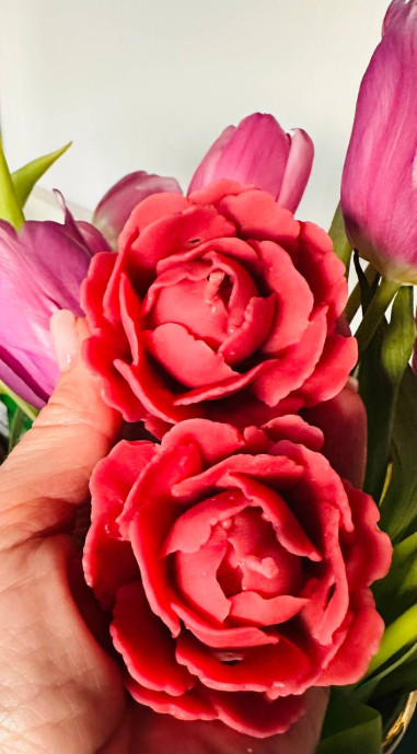 Set di tre candele decorative a forma di fiore...