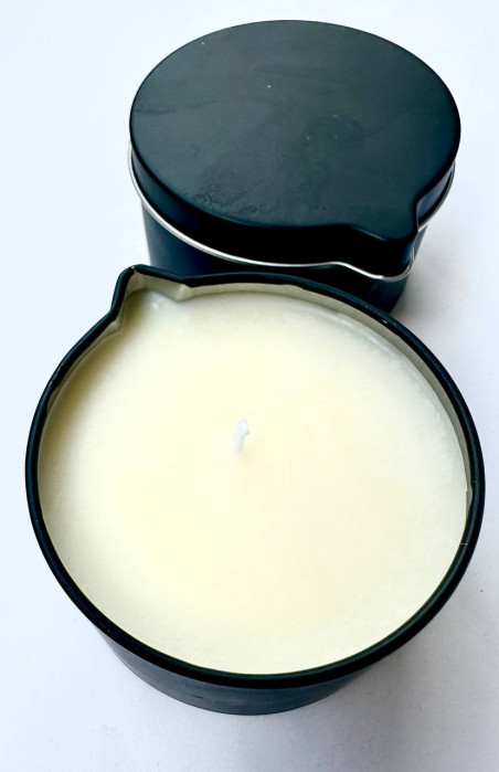Massage candle with lavender scent 4.59oz (130 gramm)